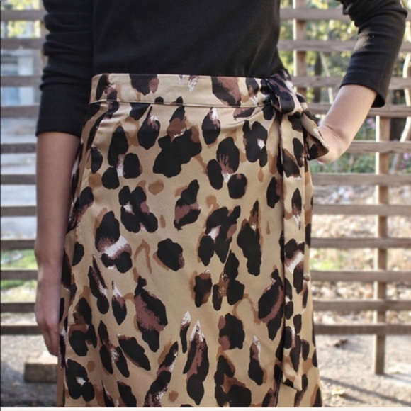 1 LEFT! Leopard Printed Midi Wrap Skirt - Picture 6 of 8